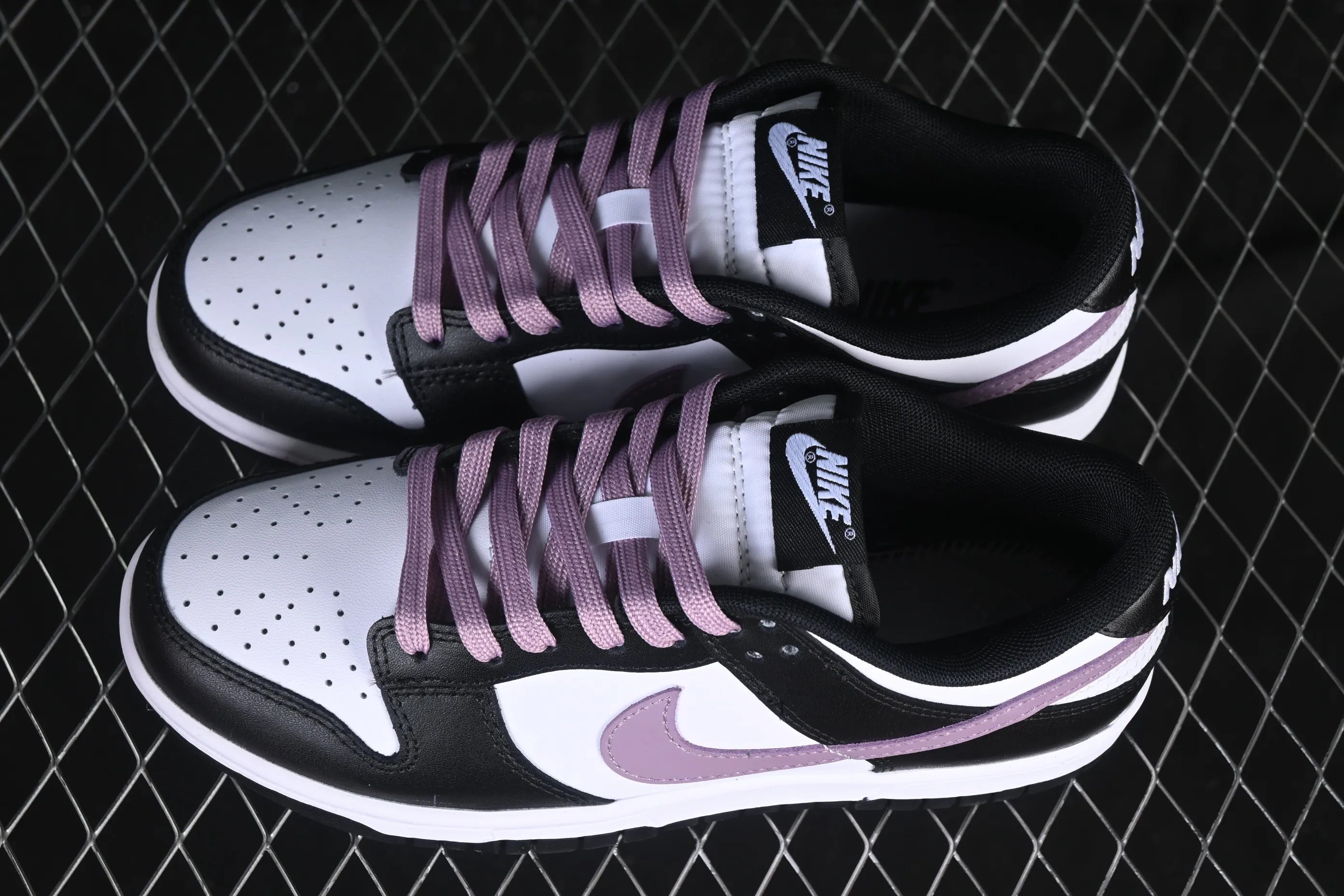 All categories Nk SB Dunk series Nk SB Dunk Low low-top sneakers Nike SB Dunk Low black and white purple hook low-top casual sneakers DD1391-100